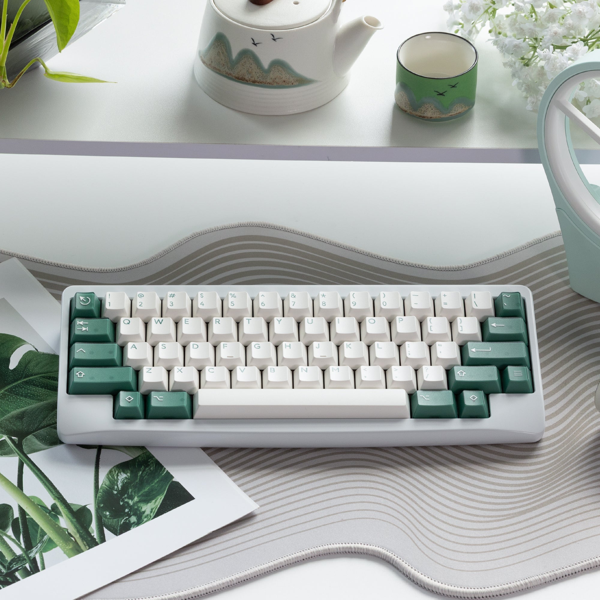 KBDfans Ready to use Agar wired hotswap version with PBTfans TransGreen
